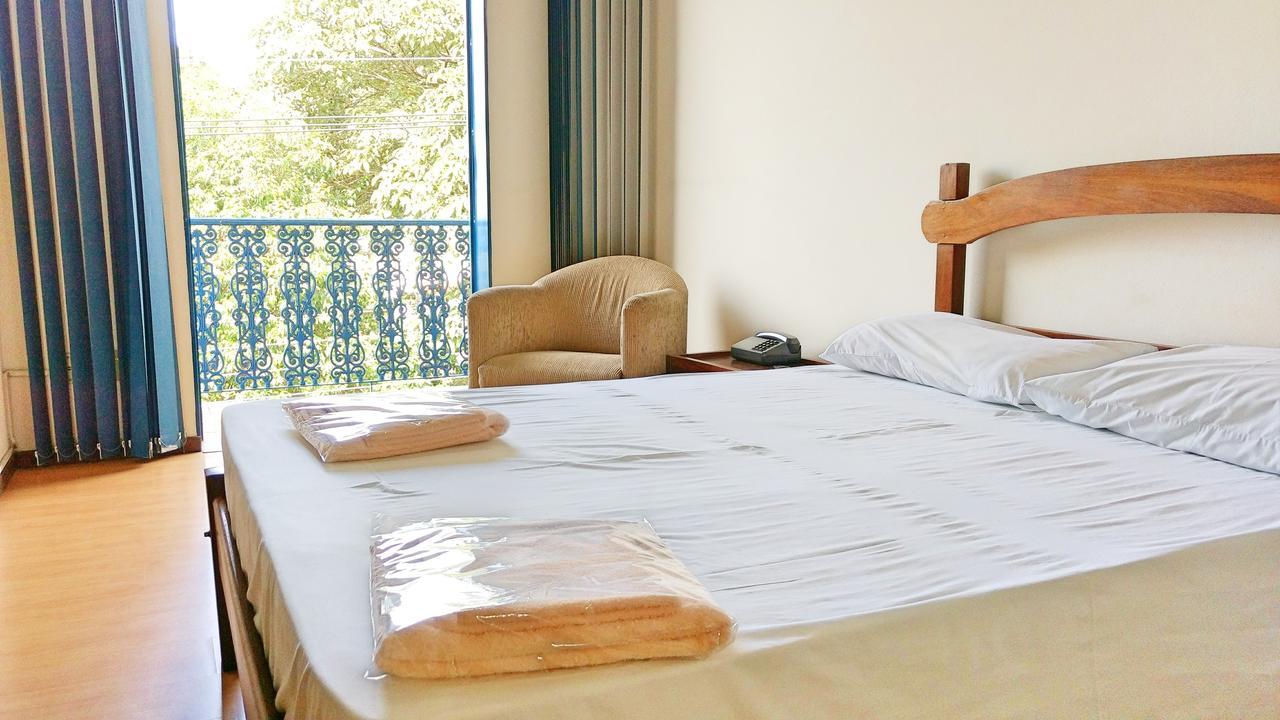 אוליביירה Hotel Vila Mineira מראה חיצוני תמונה